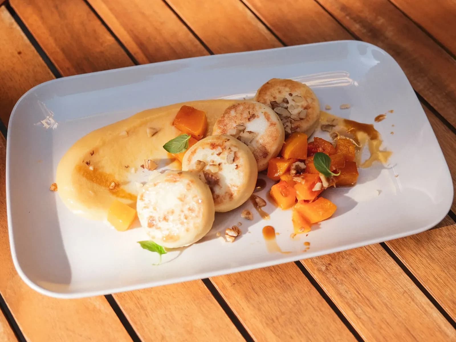 Сырники с карамельным заварным кремом