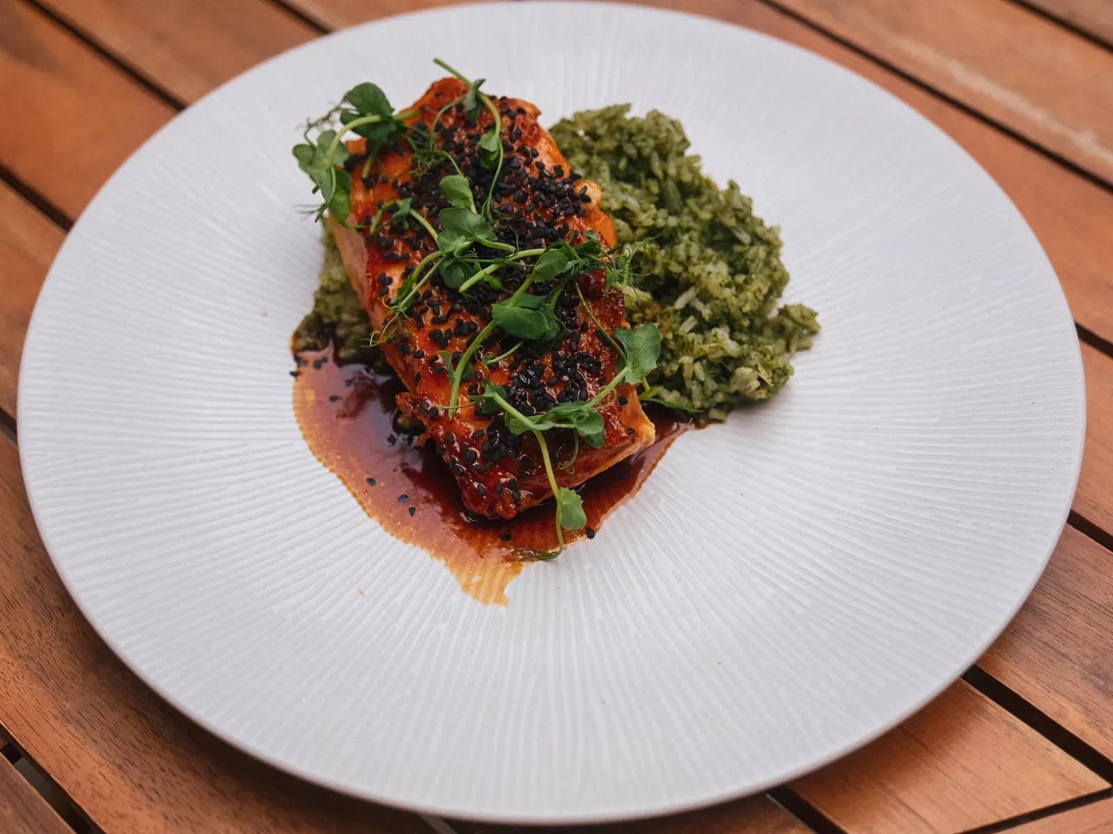 Лосось со шпинатом